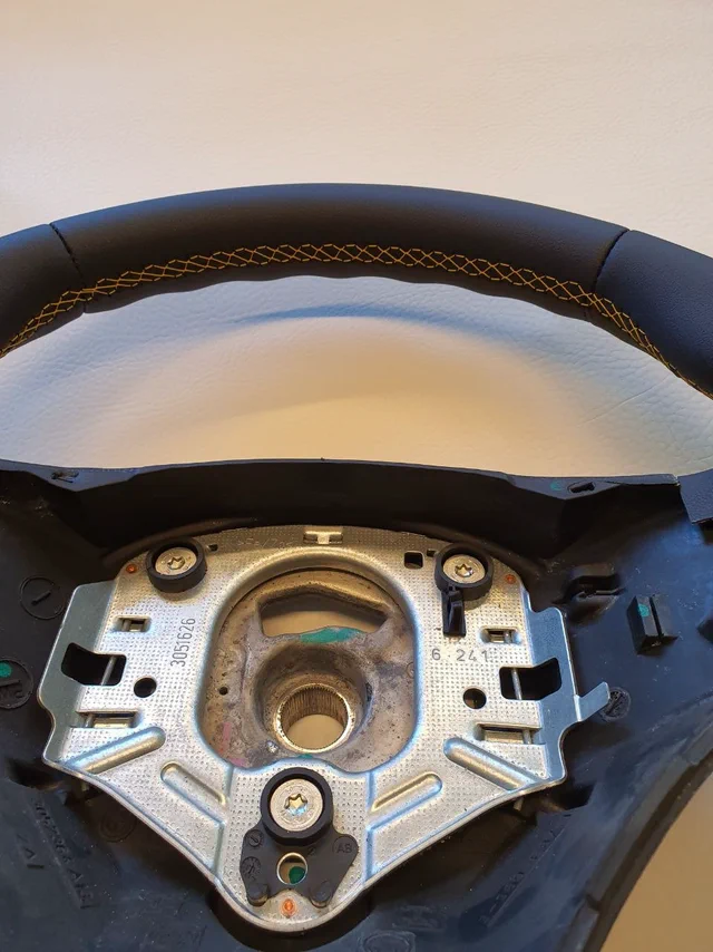 Steering wheel retrim